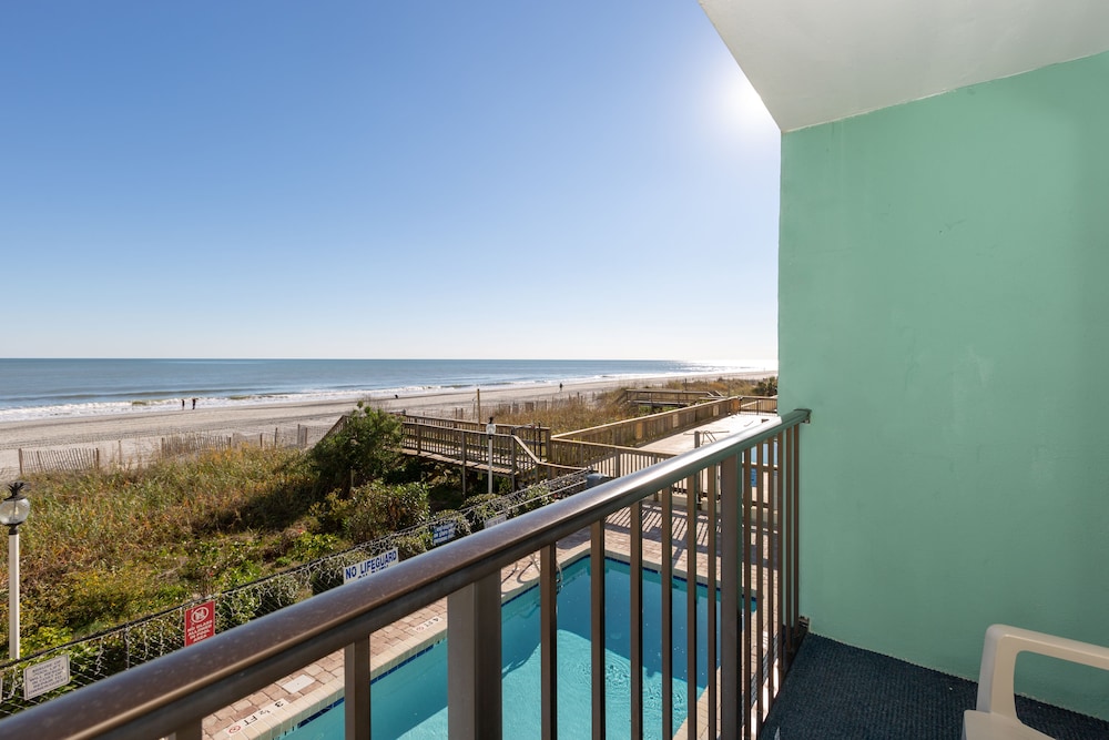 Beach Club At Montego Inn photo1