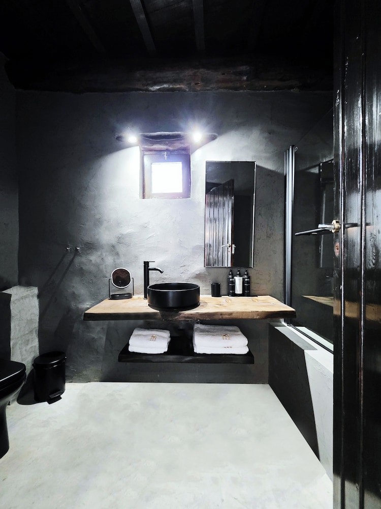 Monastery Estate Guesthouse 23/48
