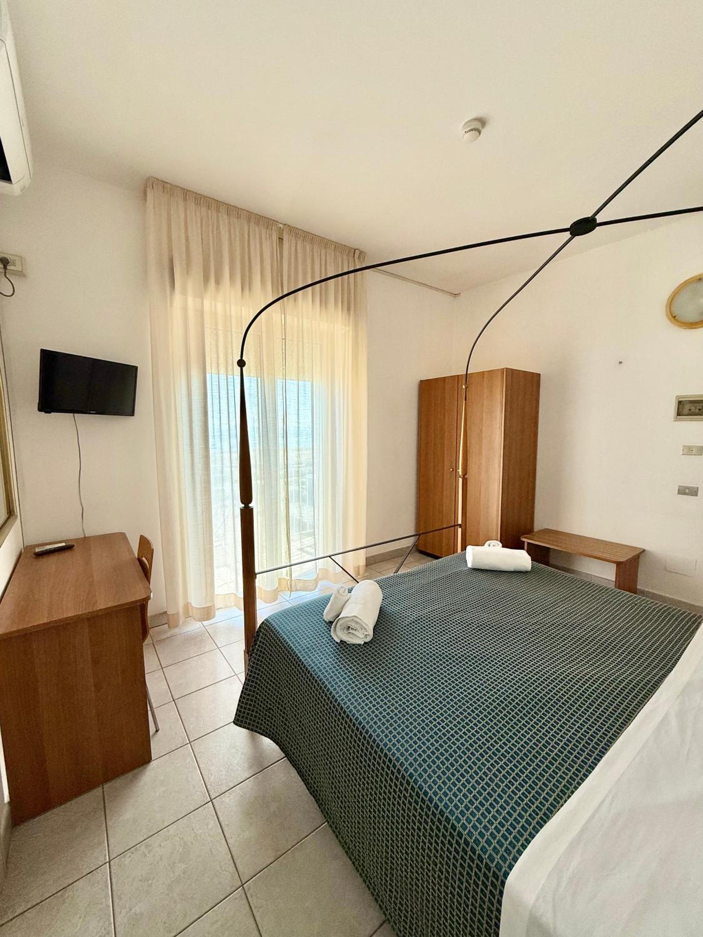 Room, Triple, Sea Front