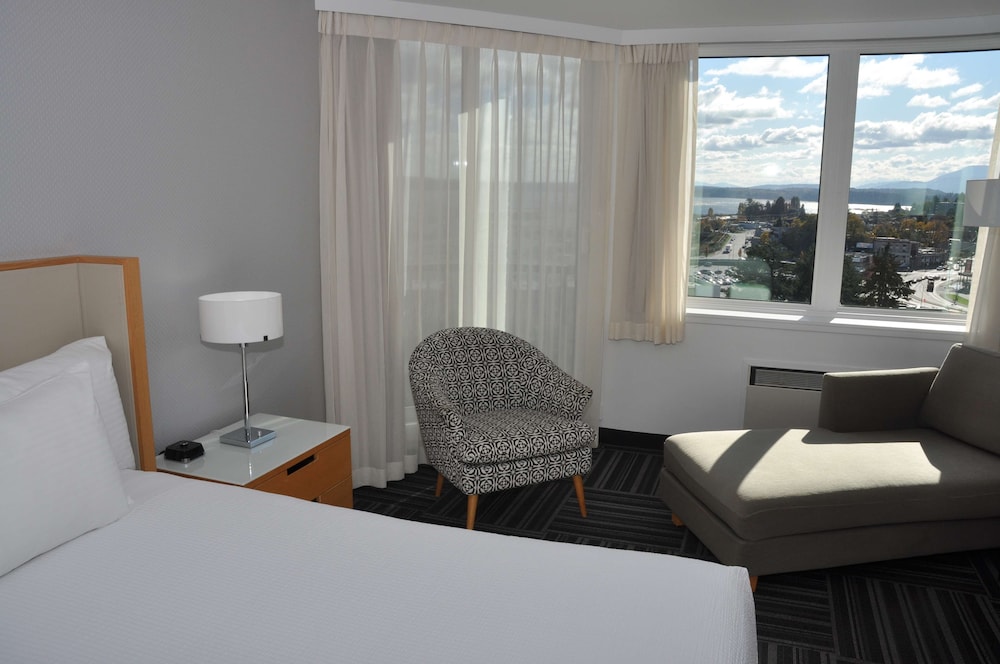Coast Bastion Hotel 40/50
