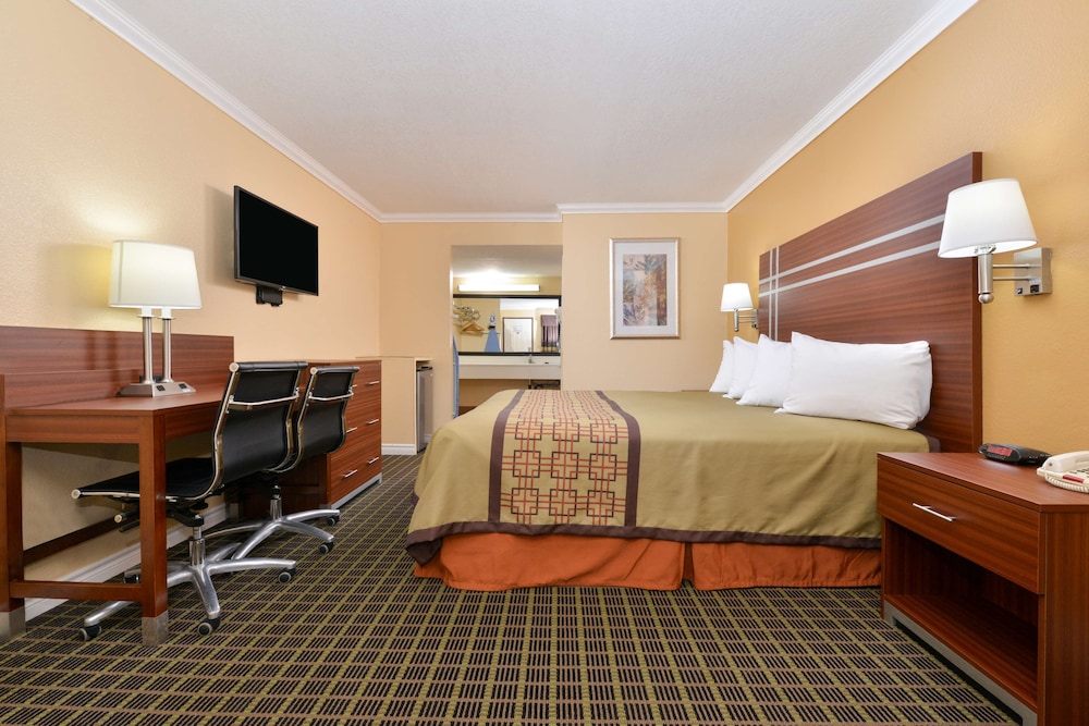 Americas Best Value Inn Azusa Pasadena 19/40