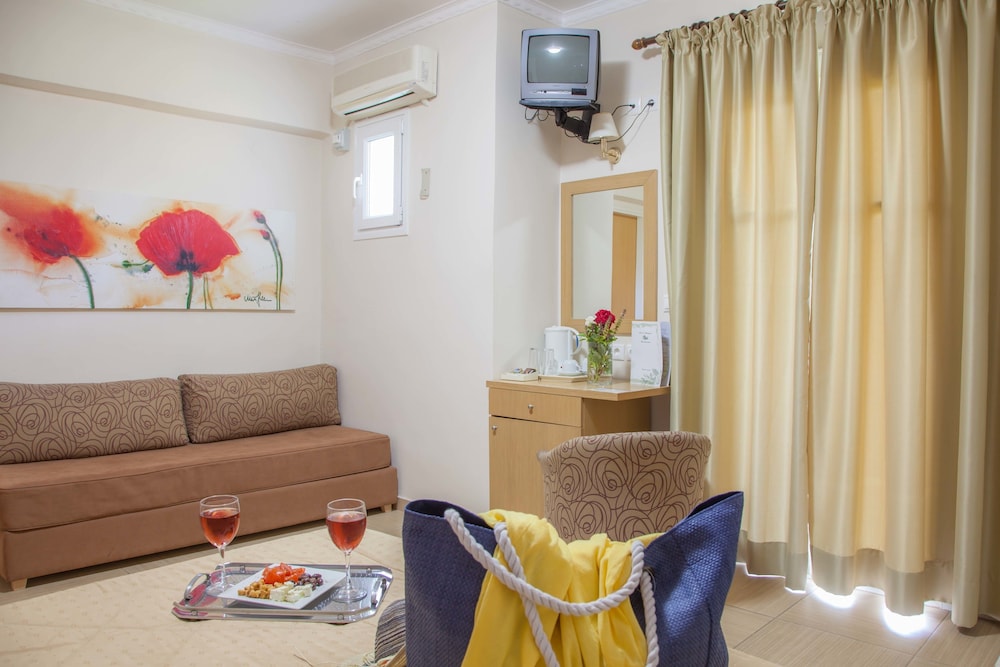 G. George Hotel 28/50
