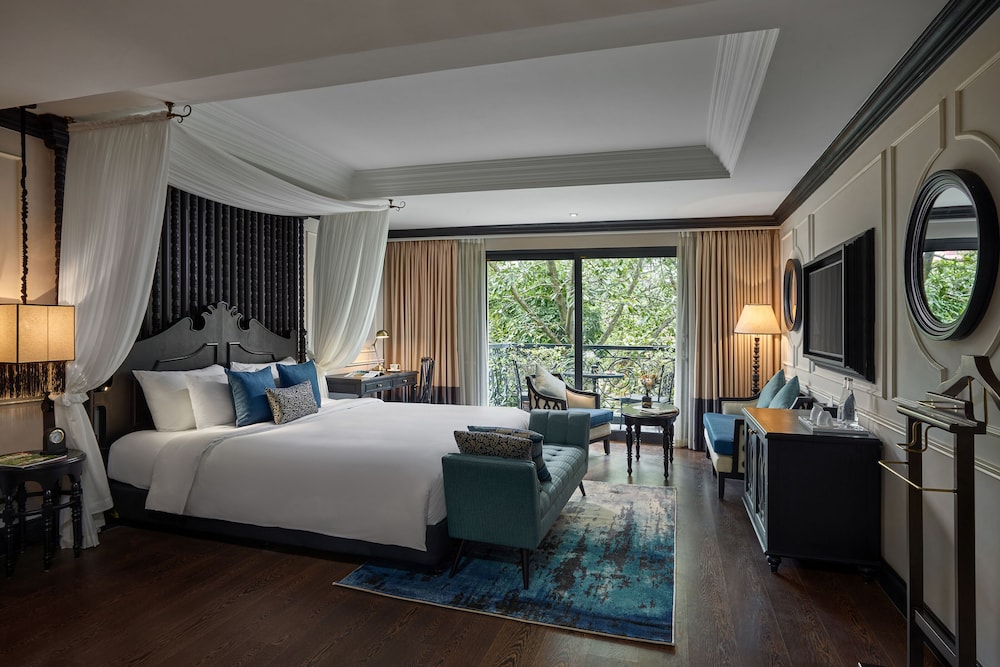 EXECUTIVE, SUITE, BALCONY