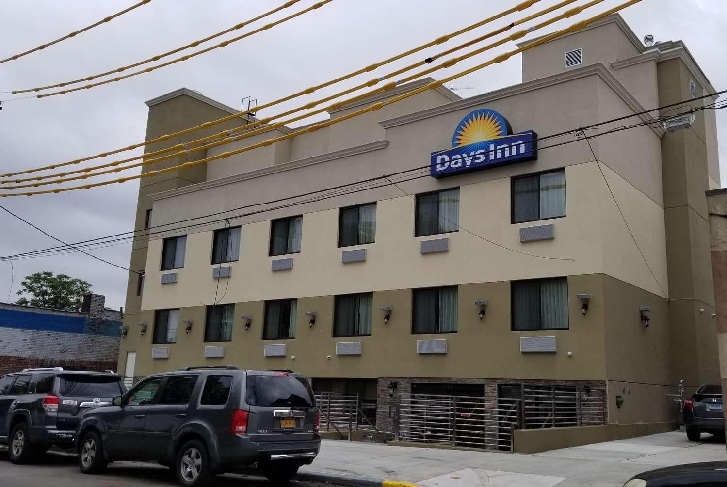 Days Inn by Wyndham Brooklyn Marine Park 4/5