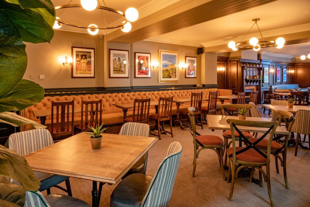 restaurant cafeteria
