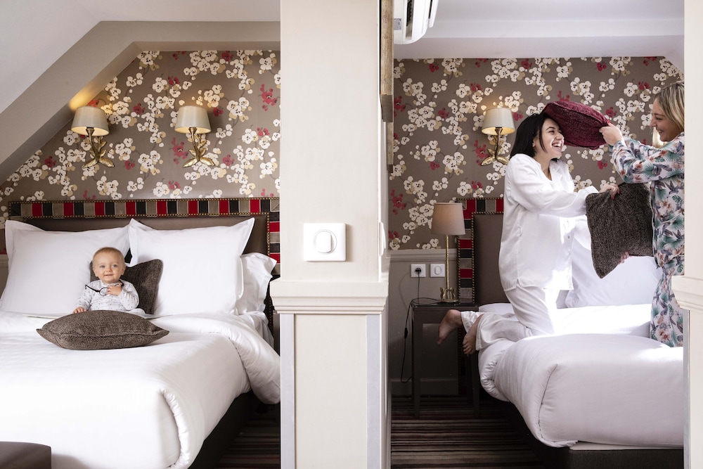 HOTEL DES COMEDIES 7/22