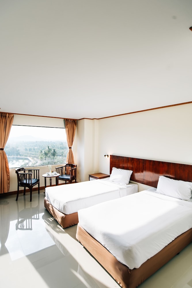 Sinkiat Thani Hotel 8/44