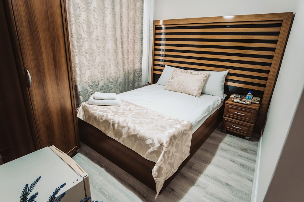 Grand Desi Hotel 30/50