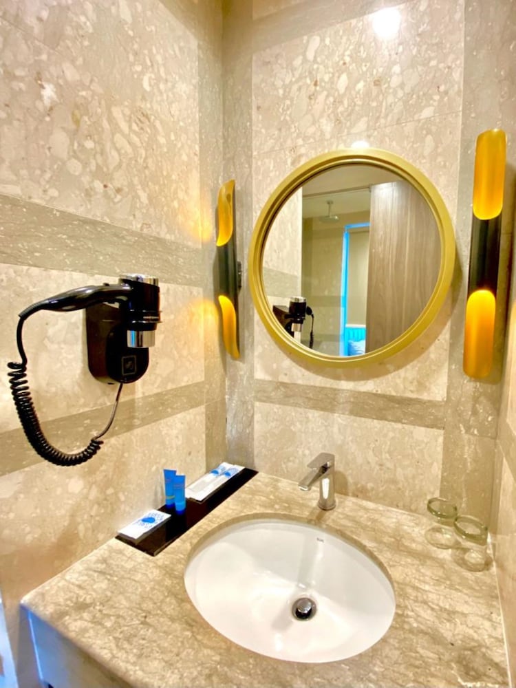 Arthama Hotel Tanah Abang Jakarta 49/51
