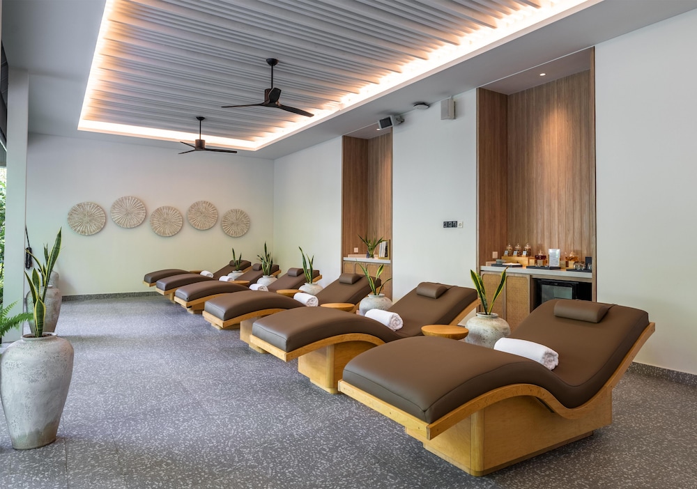 Avani+ Fares Maldives Resort 136/164