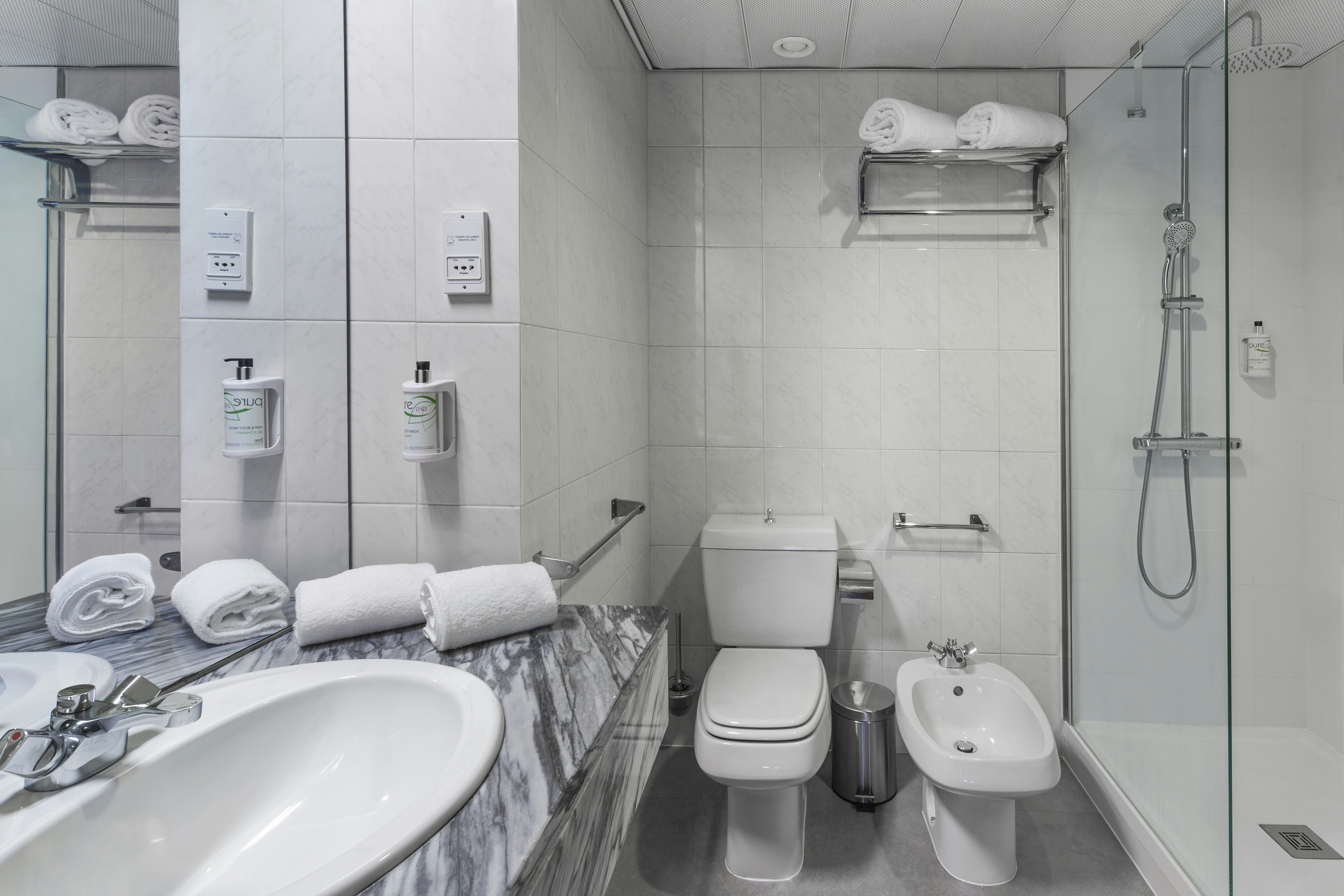 B&B HOTEL e Apartamentos Felgueiras 24/24