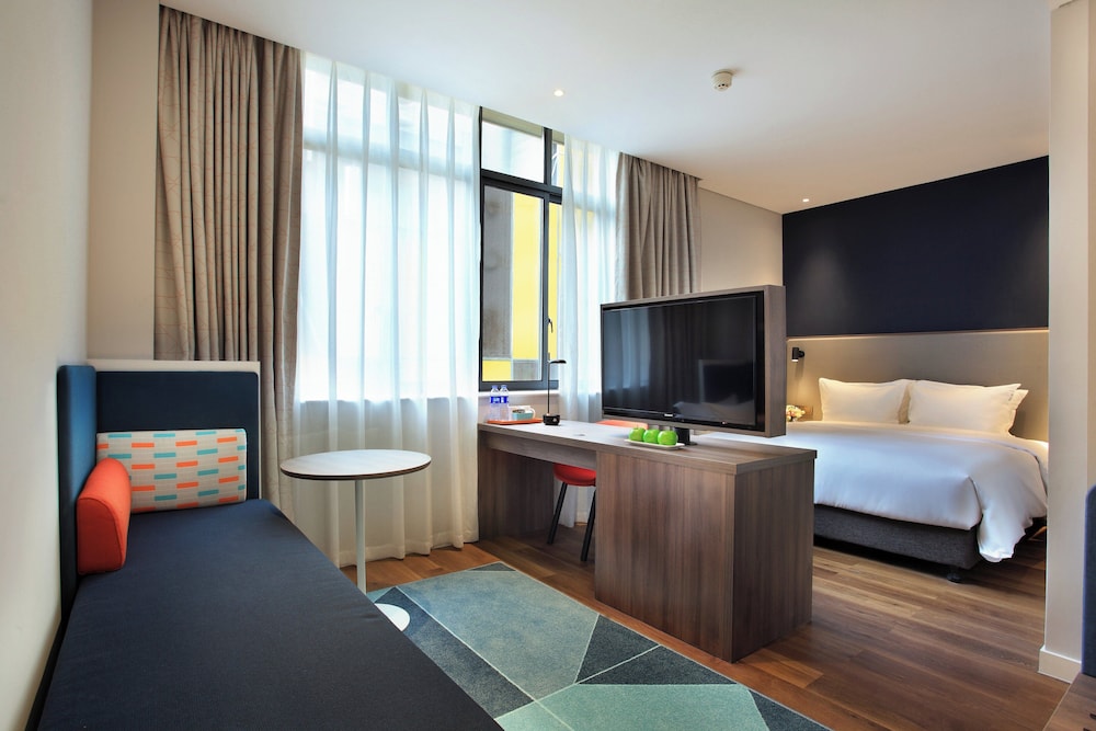 Standard, King Bed, Extra Floor Space
