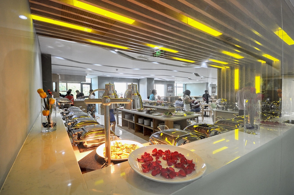 The Mcr Luxury Nha Trang 42/44