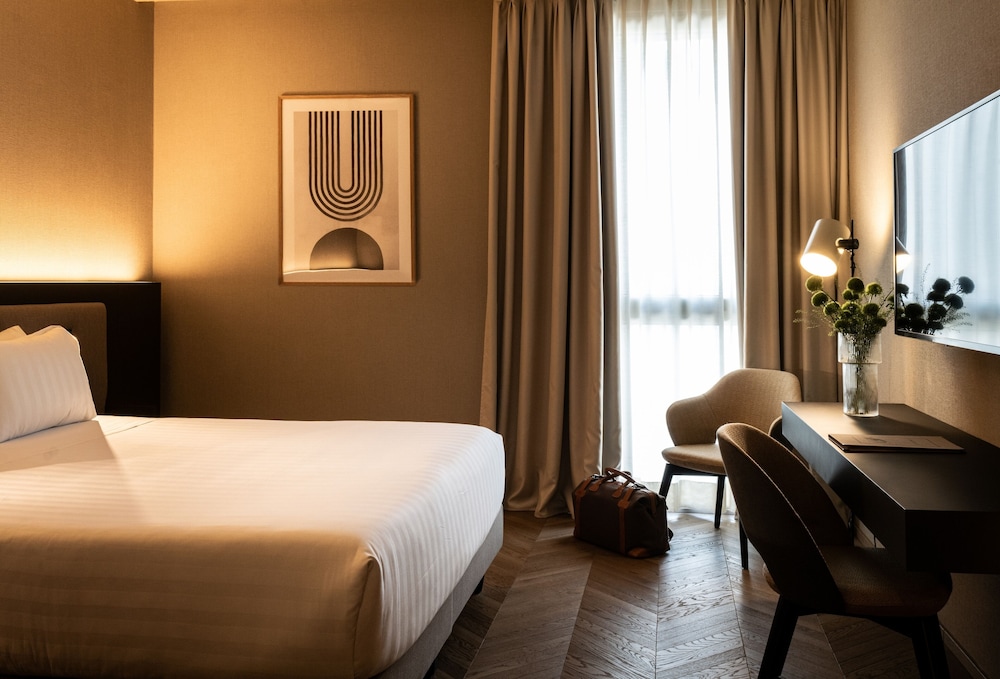 EXECUTIVE, DOUBLE BED