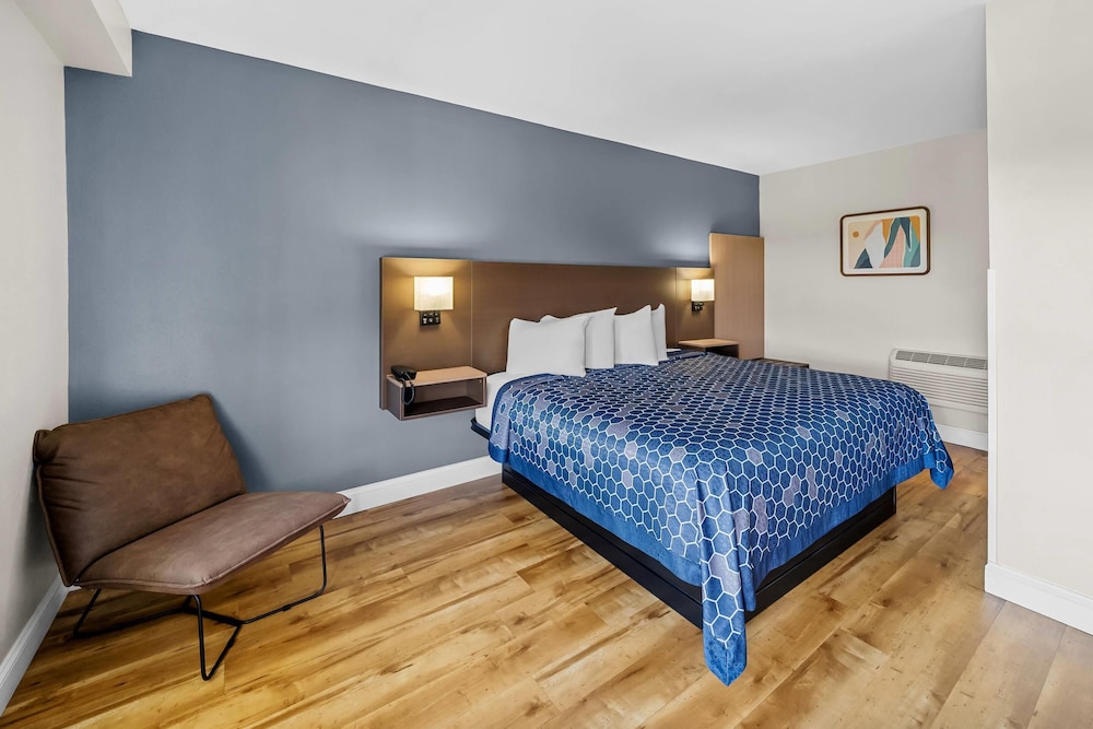 Rodeway Inn Somerset MA 20/57
