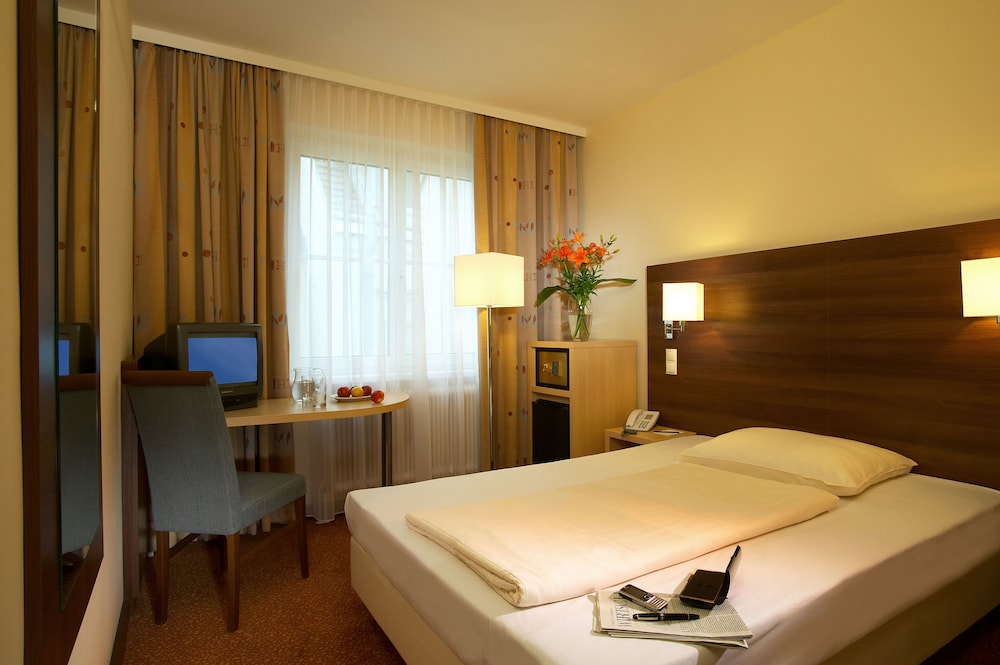 ALPHA HOTEL 14/33