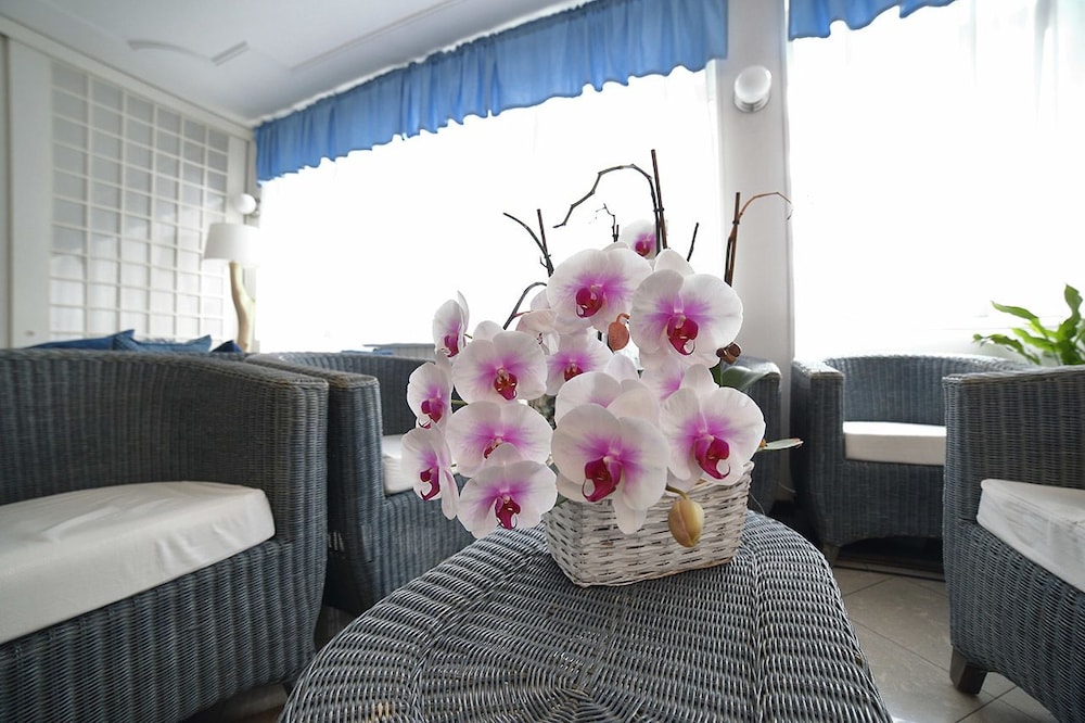 Hotel Villa Rosa 32/40