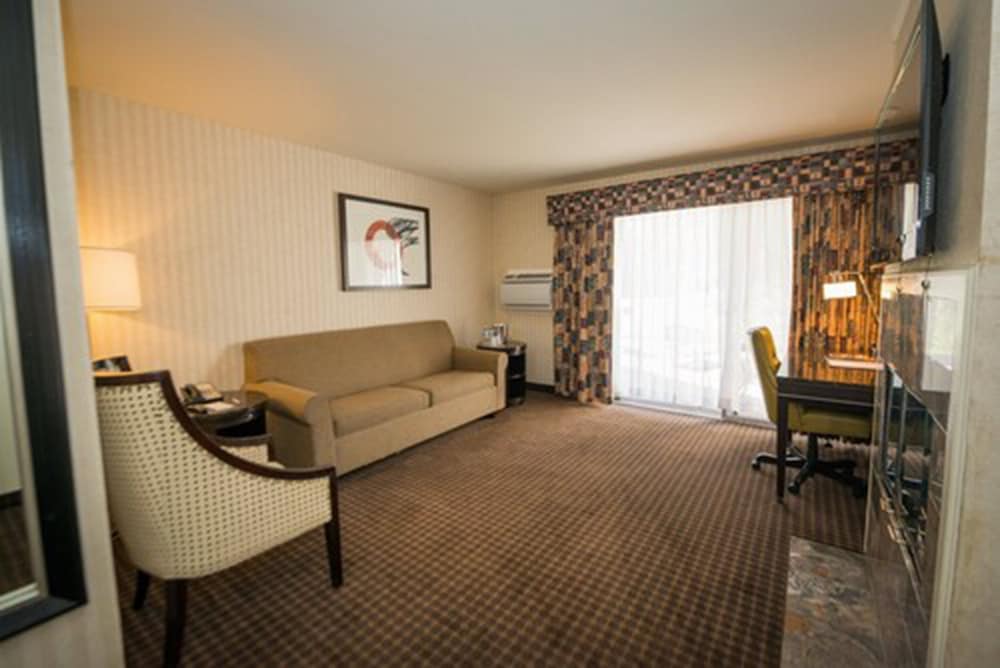 Los Gatos Lodge 15/26