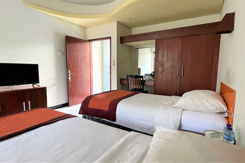 The Yani Hotel 7/57