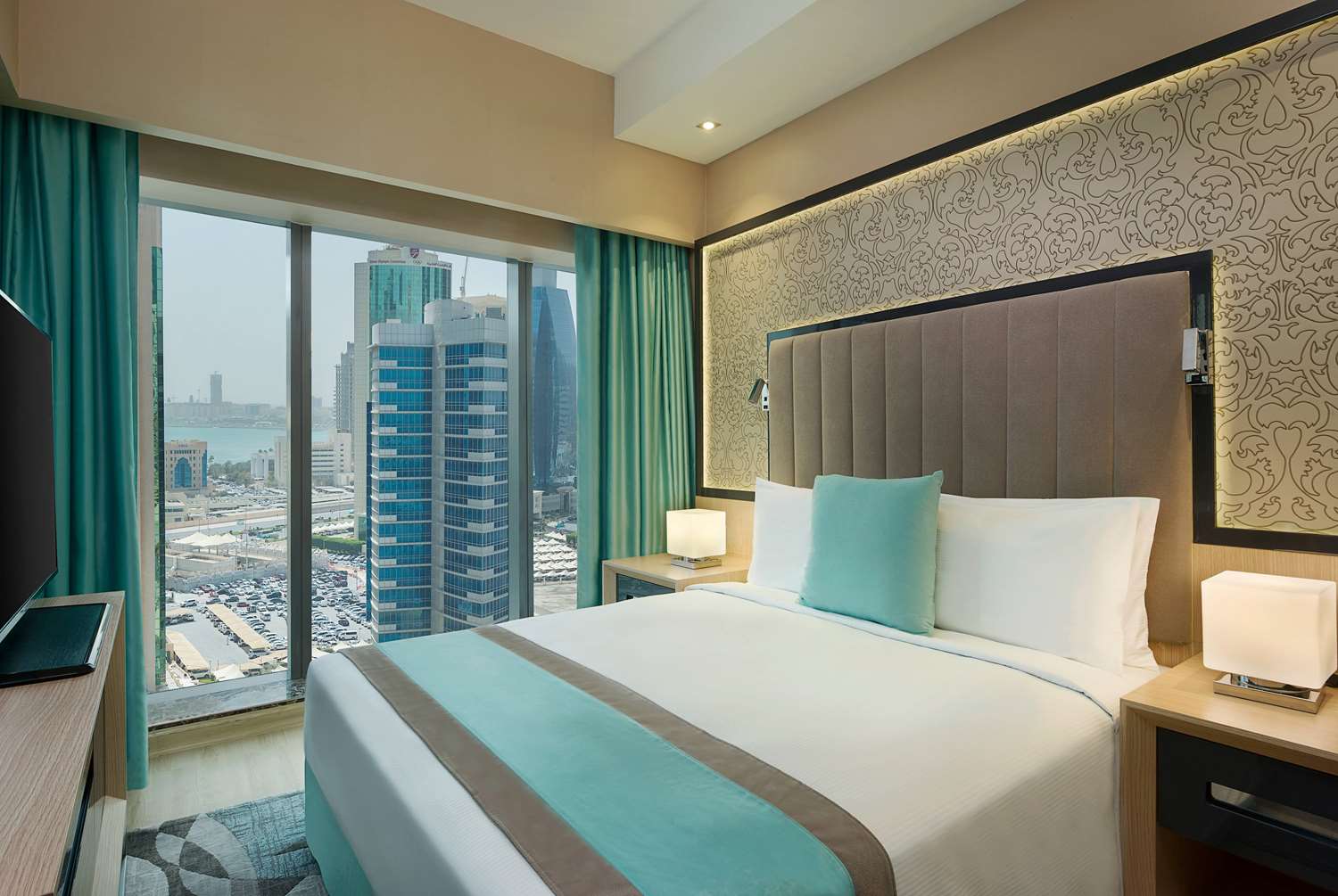 Wyndham Doha West Bay 24/62