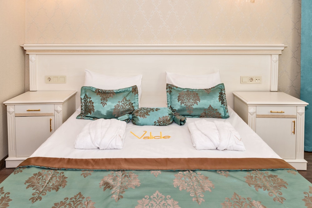 VALIDE HOTEL 42/53