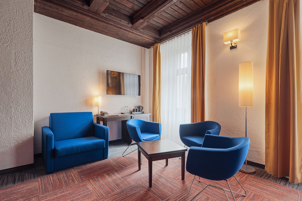 Palazzo Rosso 34/50