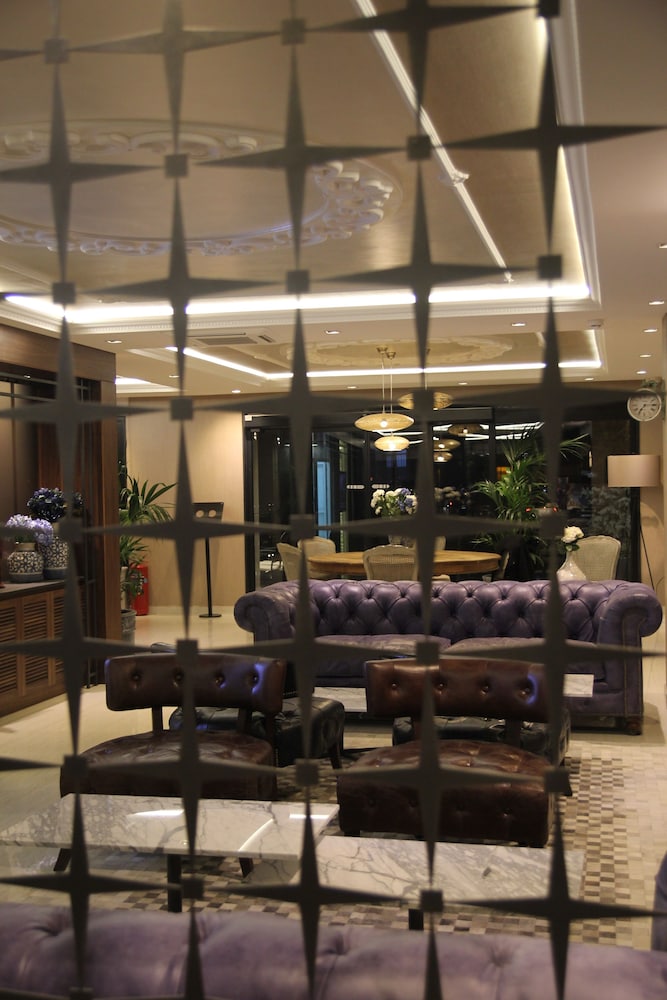 K SUITES HOTEL 25/58