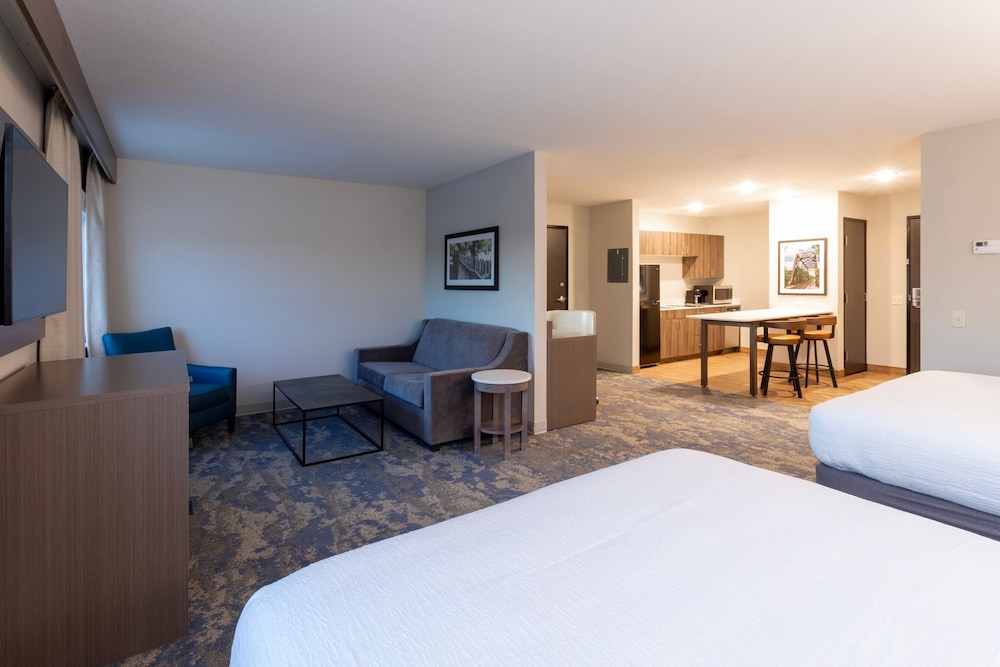 GrandStay Hotel & Suites Algona IA 7/22
