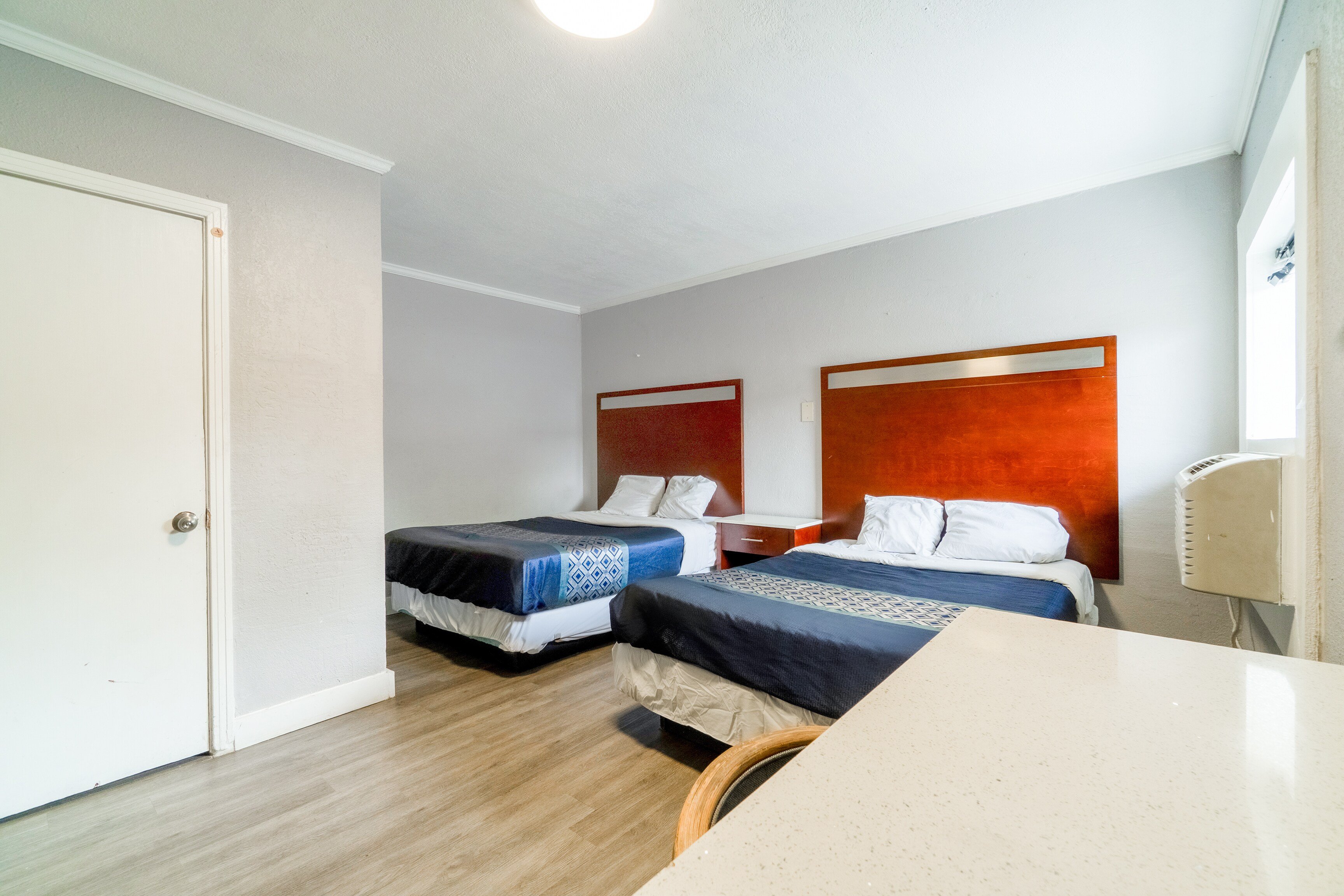 2 Full Beds Non-Smoking، Alamo Oasis Inn and Suites By OYO San Antonio 5/10