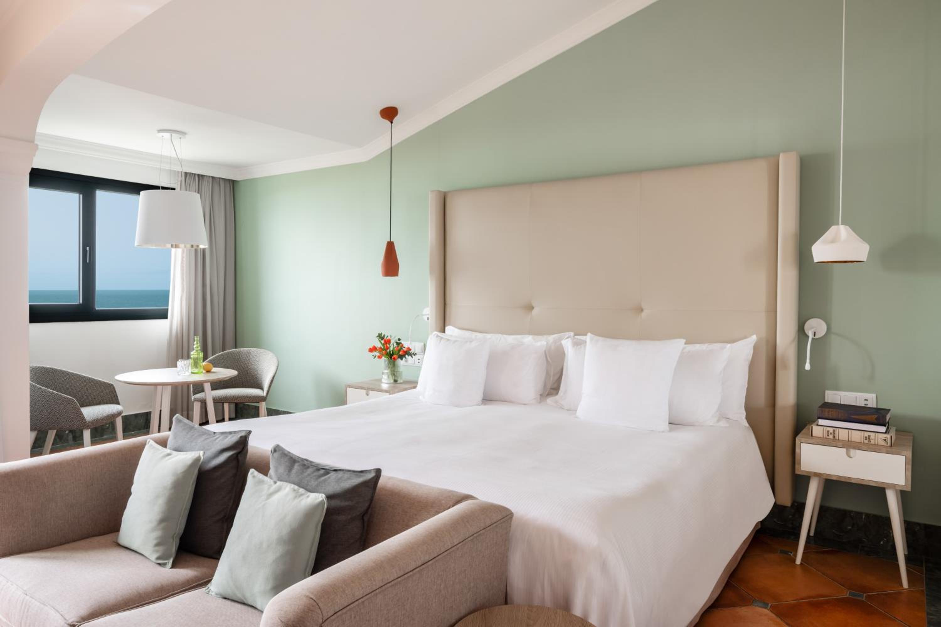 Red Level, Double Bed, Ocean Front