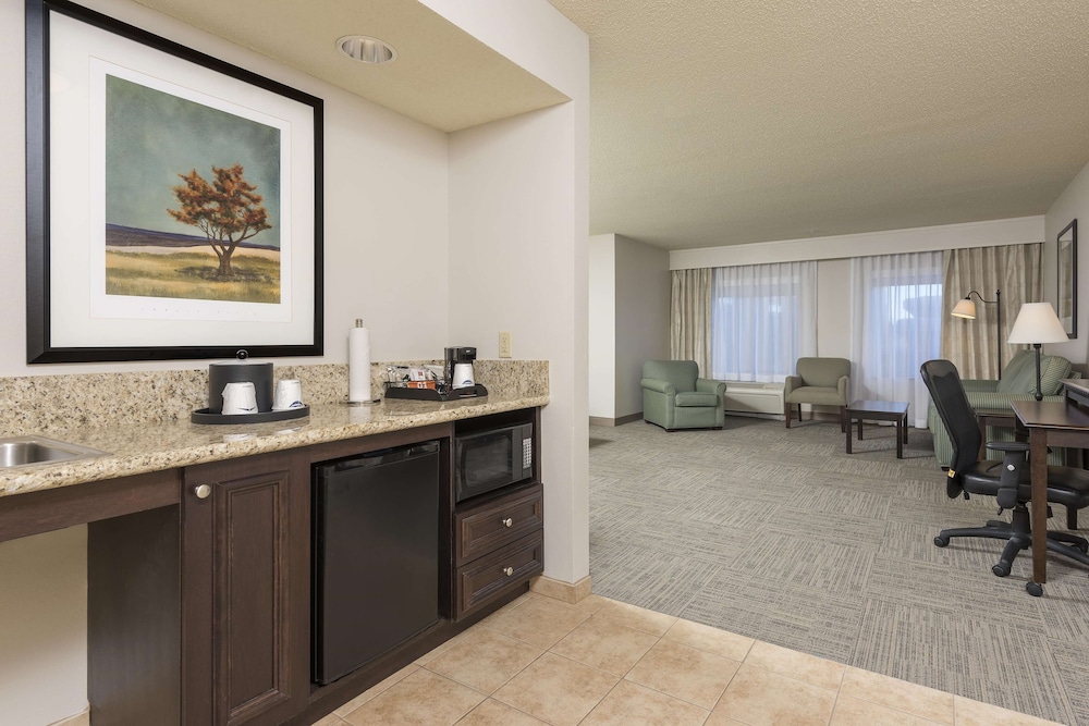 Hampton Inn & Suites Hartford - Manchester 55/61
