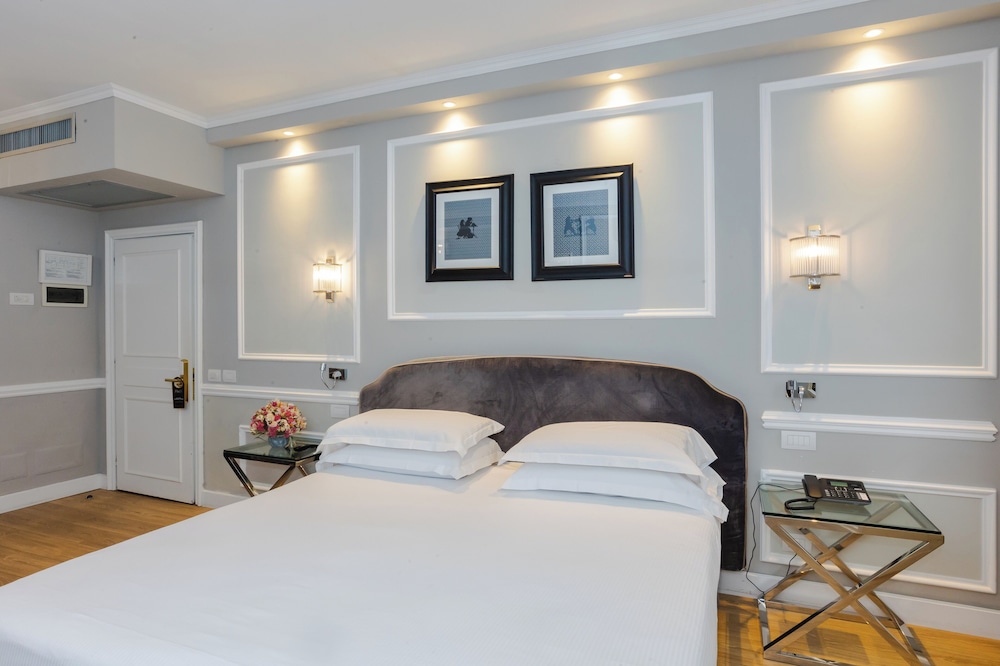 SUPERIOR, DOUBLE OR TWIN BED
