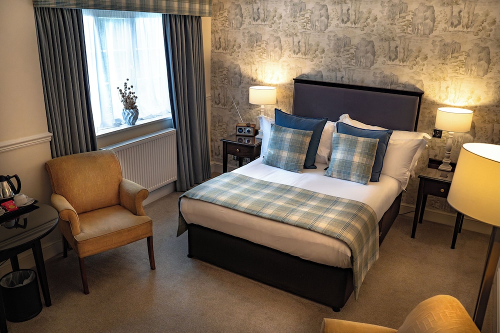Charingworth Manor 12/50