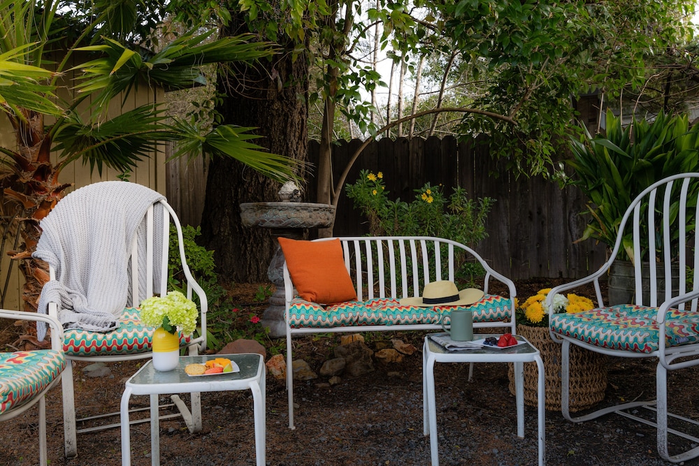 Sonoma Creek Inn 50/56