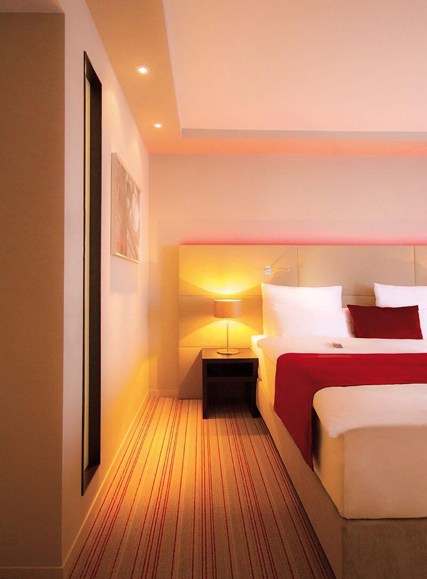 ROOM, SINGLE, COURTYARD VIEW