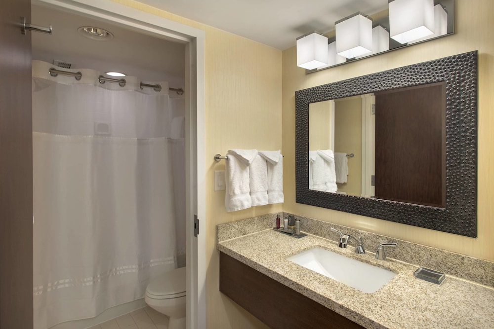 Philadelphia Marriott Downtown 12/33