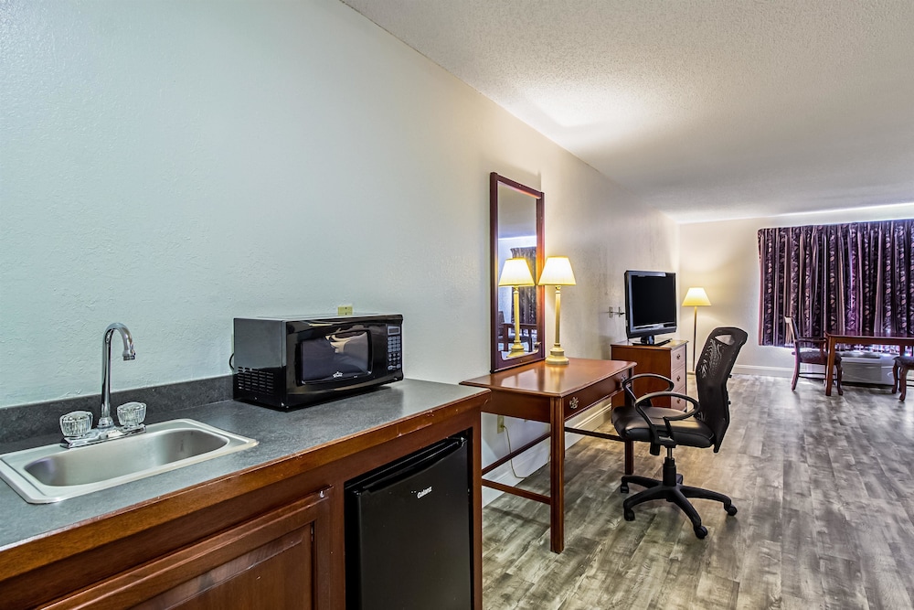 Motel6 Grand Rivers, KY 45/59