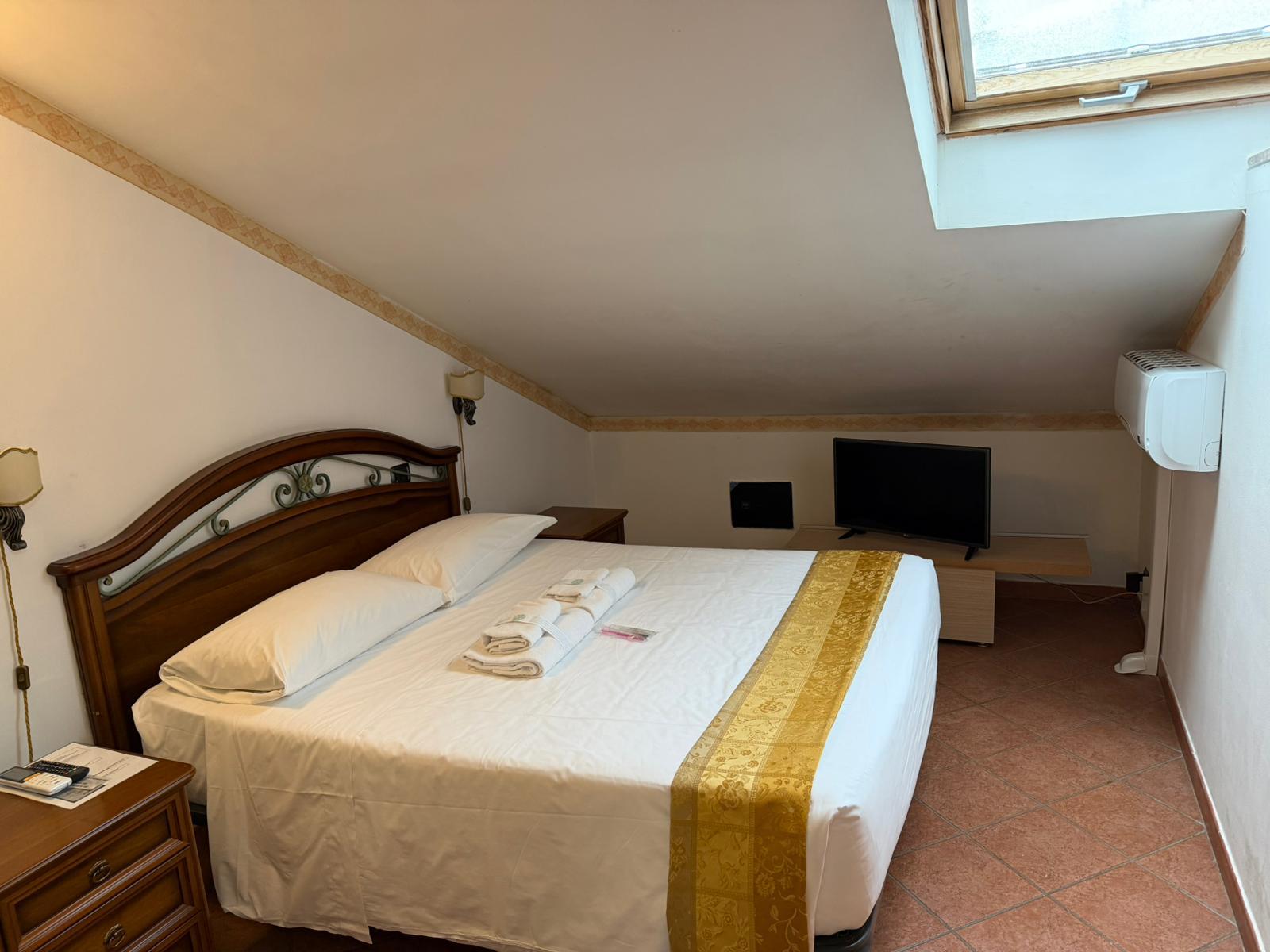 1 Bedroom, Apartment, Attic