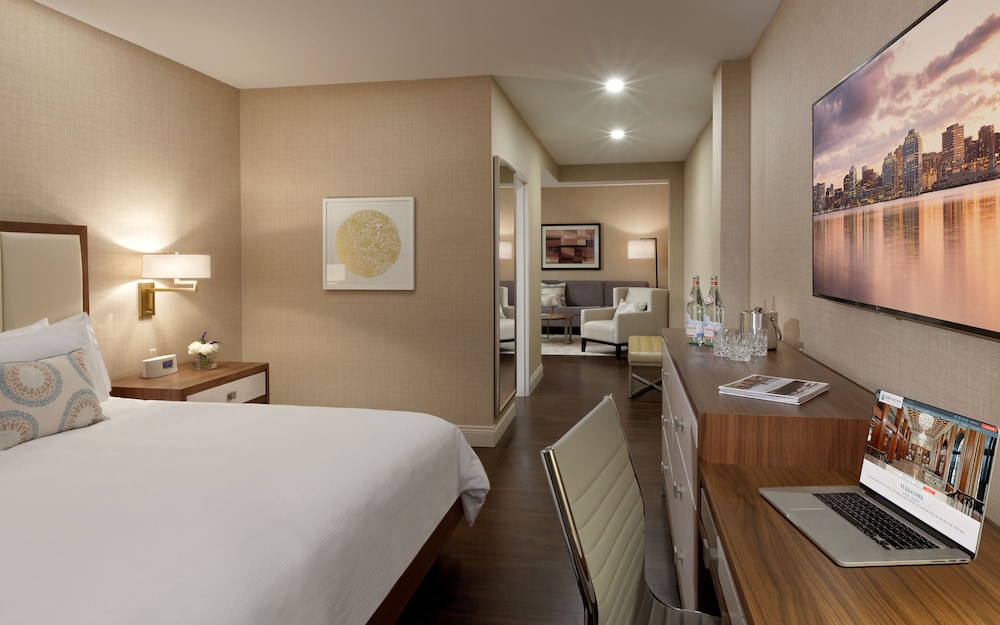 Lord Nelson Hotel And Suites 11/61