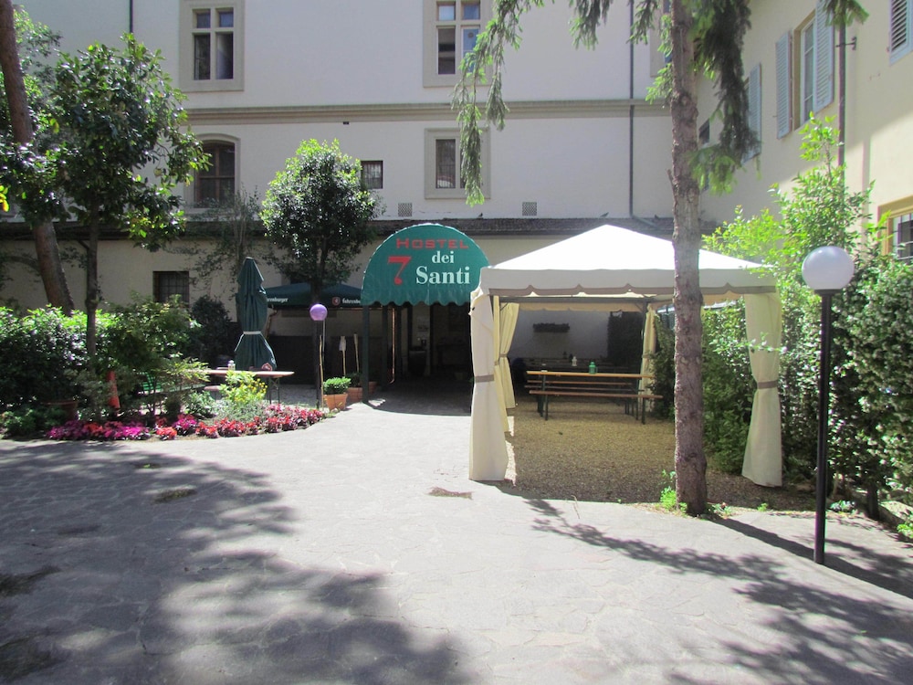 Hostel 7 Santi 3/50