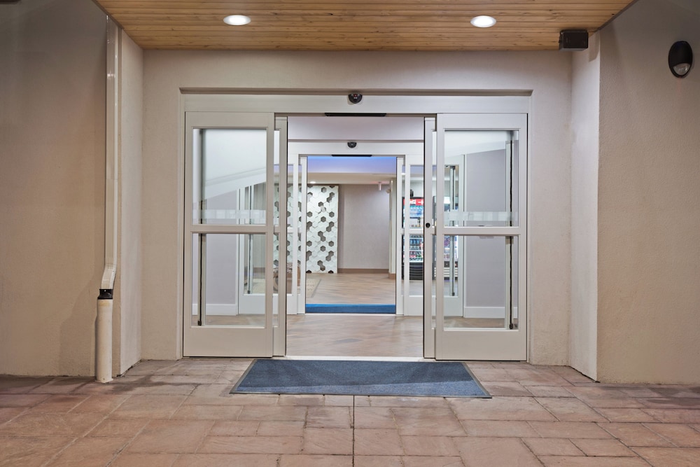 Holiday Inn Express & Suites Harrisburg S - New Cumberland 47/72