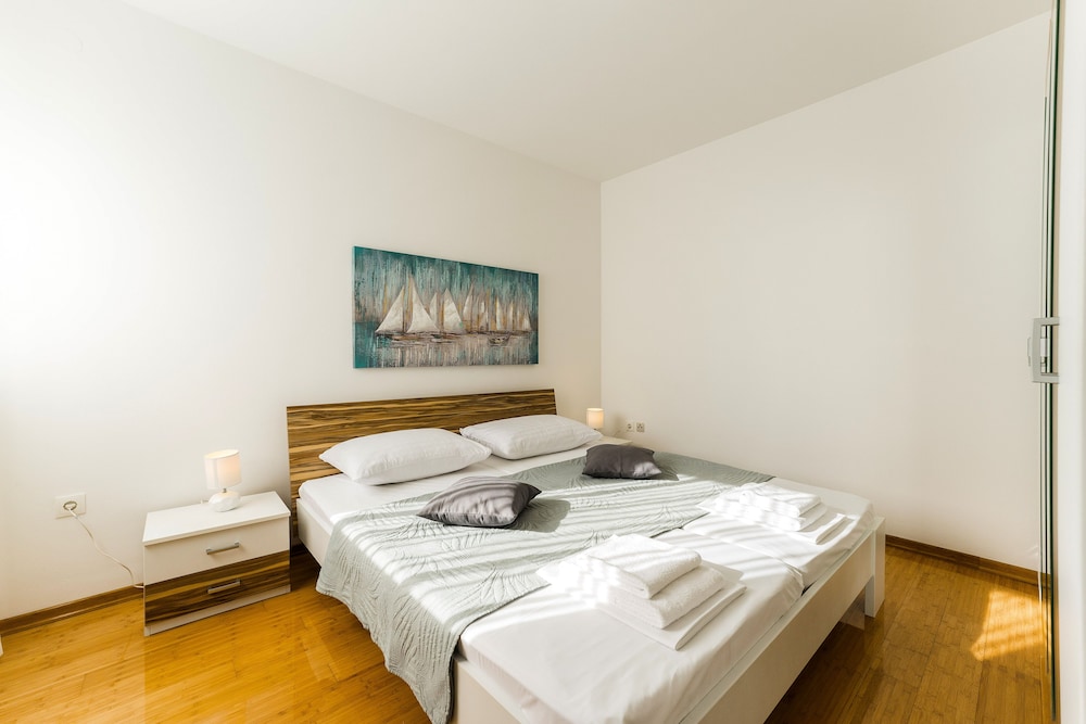 Summer Breeze Apartments 14/45