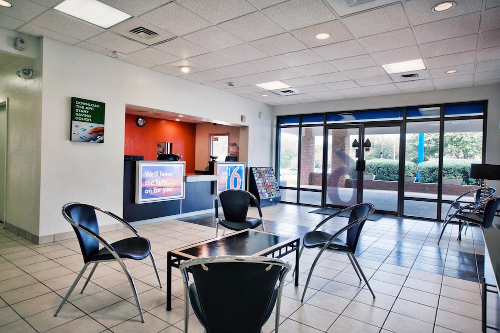 Motel6 Tallahassee, FL - Downtown 39/59