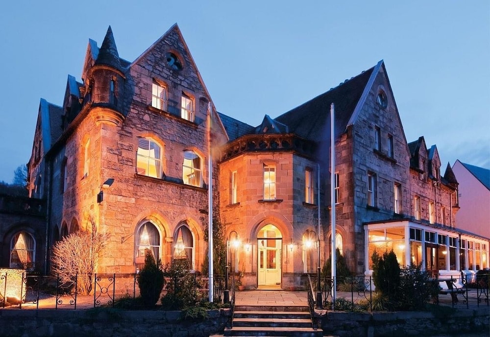 Ballachulish Hotel 56/57