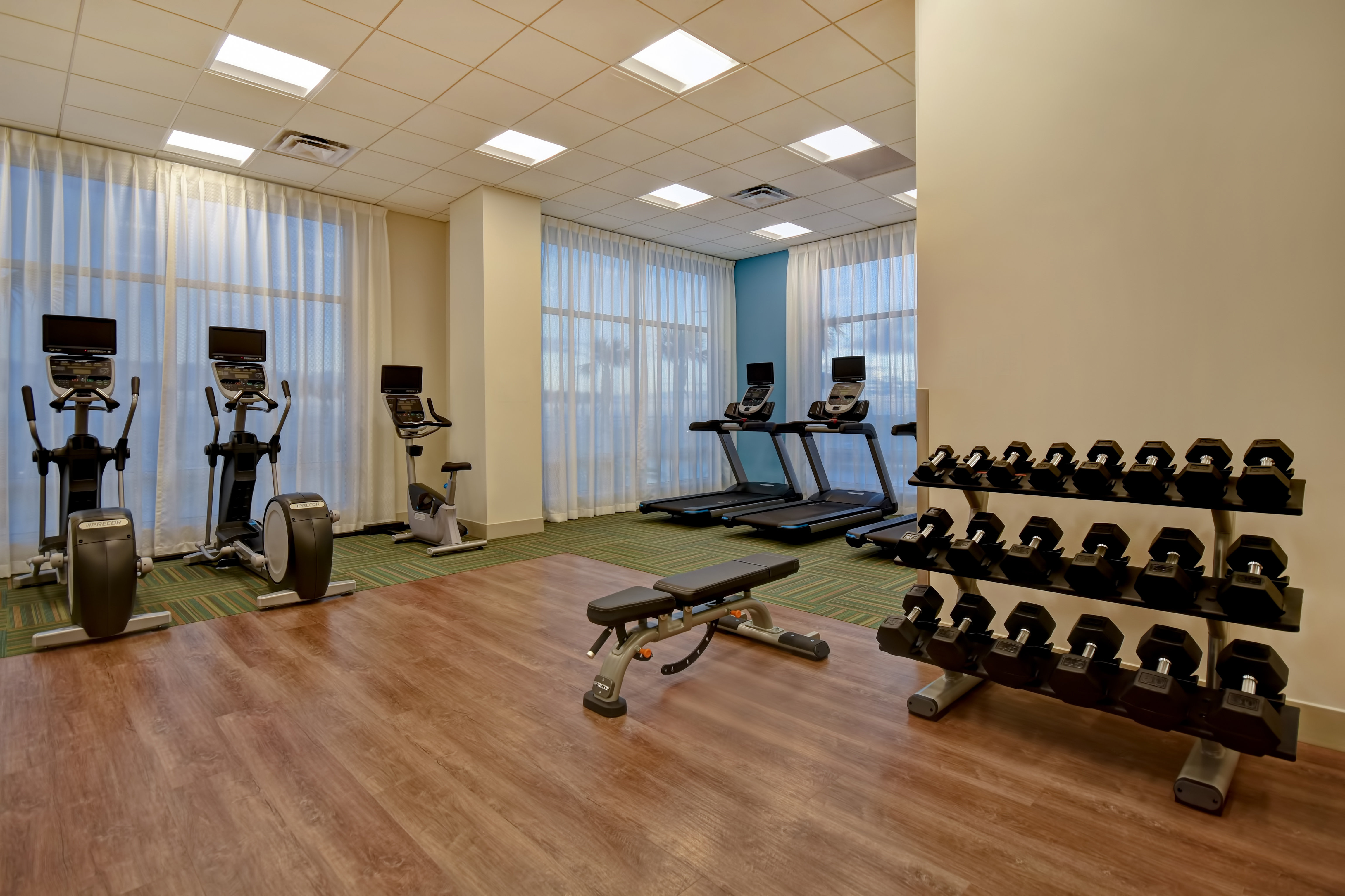 Holiday Inn Express Suites Galveston Beach 33/65