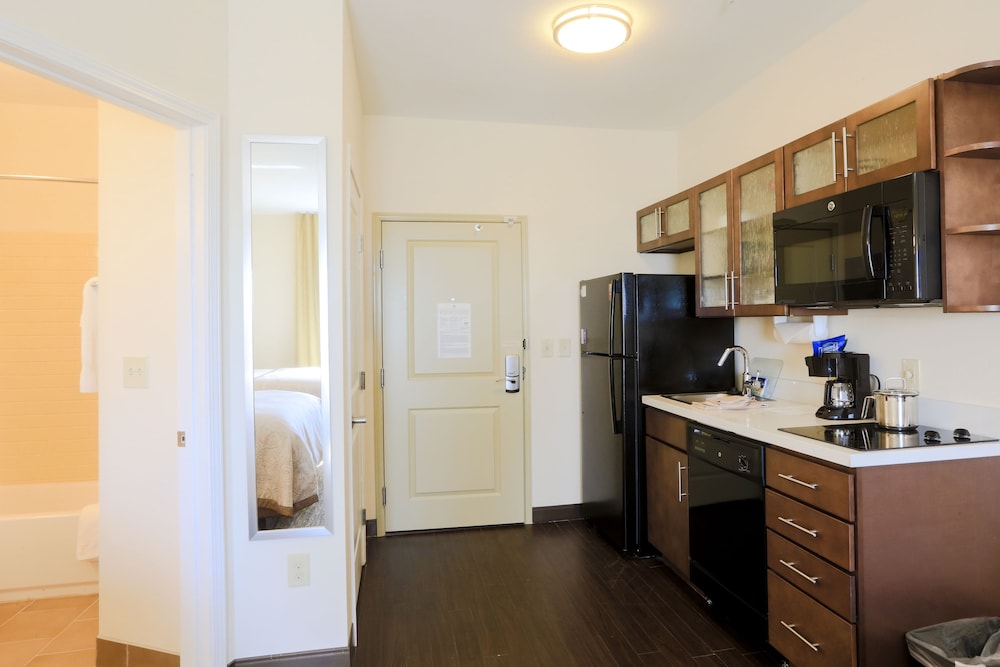 Candlewood Suites Auburn 22/44