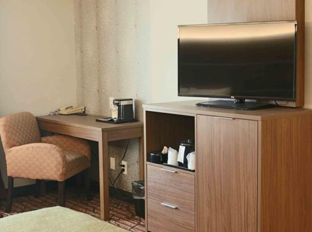 Kalika Hotel Niagara Falls Downtown NY 23/28
