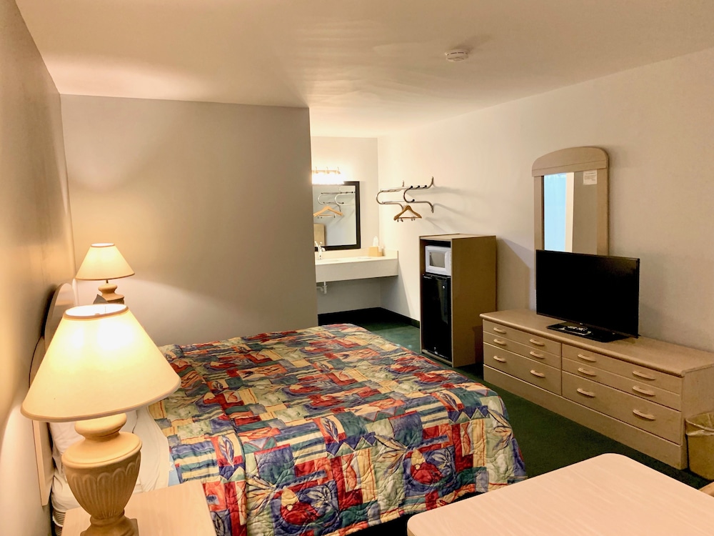 Key West Inn Childersburg 18/40