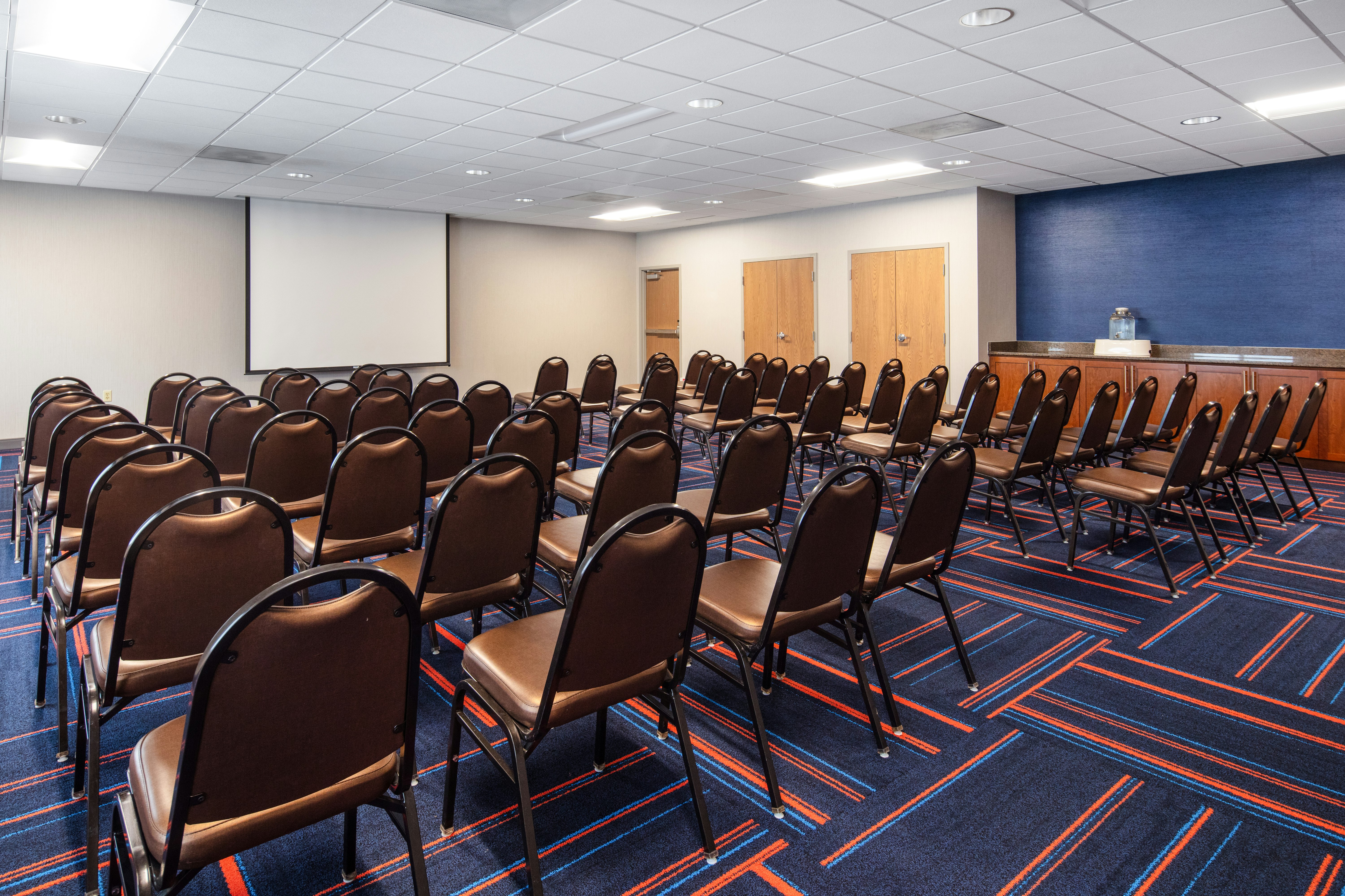 Hampton Inn Medford 37/42