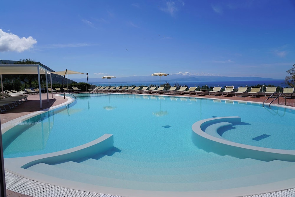 Luzia Agriresort 28/50